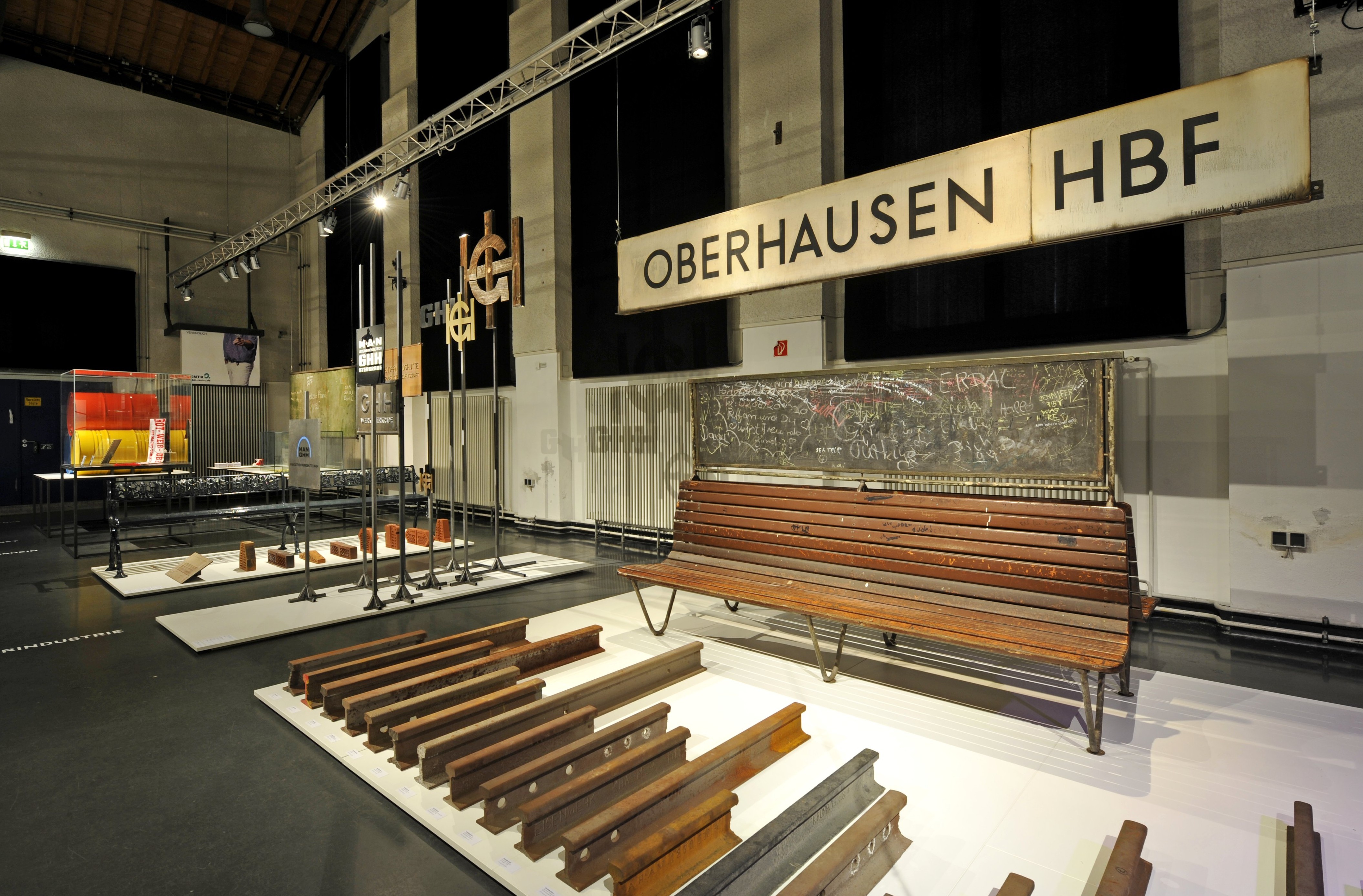 Rundgang durch die Ausstellung "Stadt der Guten Hoffnung - Bilder aus Oberhausen"